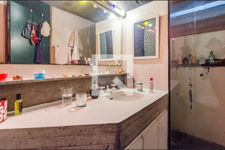 Casa à venda com 331m², 5 quartos e 2 vagas Casa à venda com 331m², 5 quartos e 2 vagasBanheiro da suíte 3