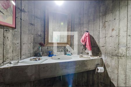 Casa à venda com 331m², 5 quartos e 2 vagas Casa à venda com 331m², 5 quartos e 2 vagasLavabo