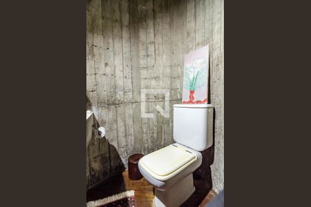 Casa à venda com 331m², 5 quartos e 2 vagas Casa à venda com 331m², 5 quartos e 2 vagasLavabo