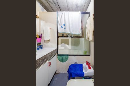 Casa à venda com 331m², 5 quartos e 2 vagas Casa à venda com 331m², 5 quartos e 2 vagasBanheiro da suíte 1