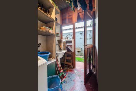 Casa à venda com 331m², 5 quartos e 2 vagas Casa à venda com 331m², 5 quartos e 2 vagasÁrea de Serviço