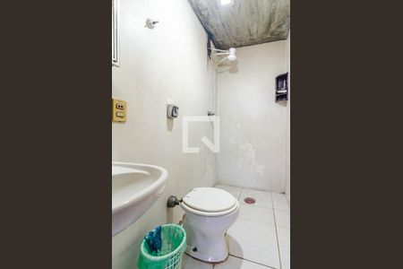 Casa à venda com 331m², 5 quartos e 2 vagas Casa à venda com 331m², 5 quartos e 2 vagasBanheiro