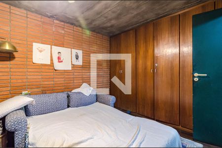 Casa à venda com 331m², 5 quartos e 2 vagas Casa à venda com 331m², 5 quartos e 2 vagasSuíte 3