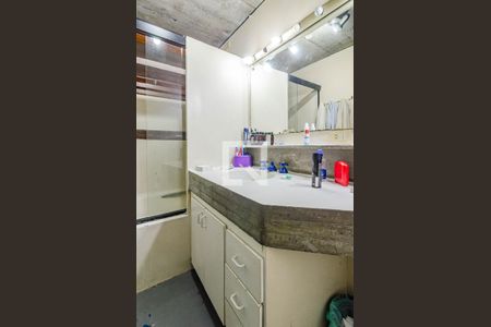 Casa à venda com 331m², 5 quartos e 2 vagas Casa à venda com 331m², 5 quartos e 2 vagasBanheiro da suíte 2