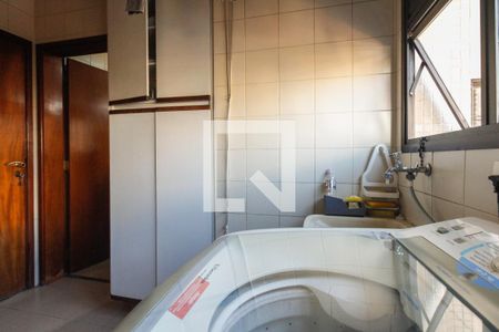 Apartamento à venda com 135m², 3 quartos e 2 vagas Apartamento à venda com 135m², 3 quartos e 2 vagasÁrea de serviço