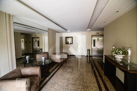 Apartamento à venda com 135m², 3 quartos e 2 vagas Apartamento à venda com 135m², 3 quartos e 2 vagasHall