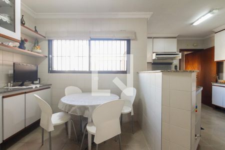 Apartamento à venda com 135m², 3 quartos e 2 vagas Apartamento à venda com 135m², 3 quartos e 2 vagasCozinha