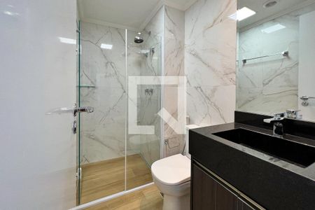 Banheiro de kitnet/studio para alugar com 1 quarto, 25m² em Indianópolis, São Paulo