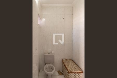 Casa à venda com 250m², 3 quartos e 5 vagasBanheiro de Serviço