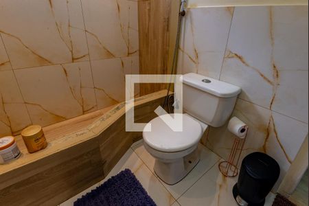 Casa à venda com 280m², 5 quartos e 4 vagas Casa à venda com 280m², 5 quartos e 4 vagasBanheiro da Suíte 3