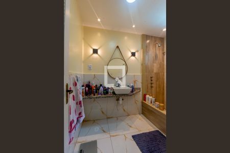 Casa à venda com 280m², 5 quartos e 4 vagas Casa à venda com 280m², 5 quartos e 4 vagasBanheiro da Suíte 3