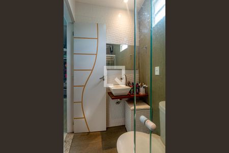 Casa à venda com 280m², 5 quartos e 4 vagas Casa à venda com 280m², 5 quartos e 4 vagasBanheiro da Suíte 1