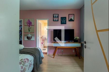 Casa à venda com 280m², 5 quartos e 4 vagas Casa à venda com 280m², 5 quartos e 4 vagasQuarto 3 - Suíte