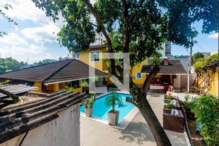 Casa à venda com 280m², 5 quartos e 4 vagas Casa à venda com 280m², 5 quartos e 4 vagasQuintal