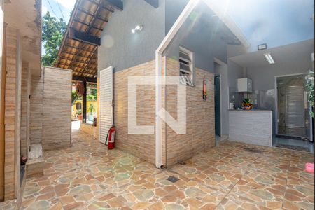 Casa à venda com 280m², 5 quartos e 4 vagas Casa à venda com 280m², 5 quartos e 4 vagasQuintal