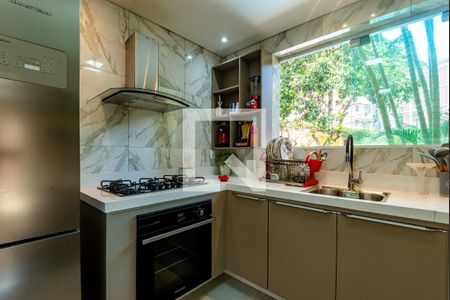 Casa à venda com 280m², 5 quartos e 4 vagas Casa à venda com 280m², 5 quartos e 4 vagasCozinha