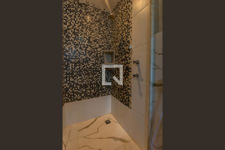 Casa à venda com 280m², 5 quartos e 4 vagas Casa à venda com 280m², 5 quartos e 4 vagasBanheiro da Suíte 2