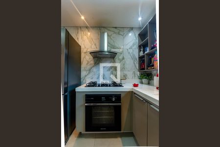 Casa à venda com 280m², 5 quartos e 4 vagas Casa à venda com 280m², 5 quartos e 4 vagasCozinha