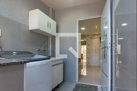 Casa à venda com 280m², 5 quartos e 4 vagas Casa à venda com 280m², 5 quartos e 4 vagasÁrea de Serviço