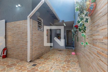 Casa à venda com 280m², 5 quartos e 4 vagas Casa à venda com 280m², 5 quartos e 4 vagasQuintal