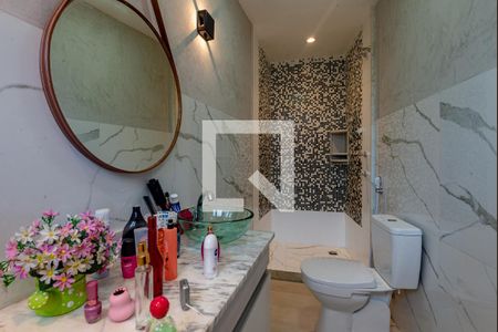 Casa à venda com 280m², 5 quartos e 4 vagas Casa à venda com 280m², 5 quartos e 4 vagasBanheiro da Suíte 2