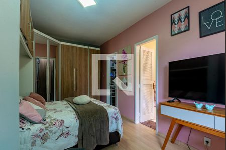 Casa à venda com 280m², 5 quartos e 4 vagas Casa à venda com 280m², 5 quartos e 4 vagasQuarto 3 - Suíte