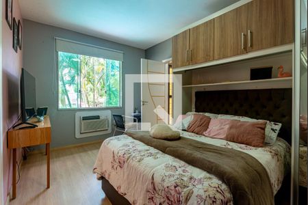 Casa à venda com 280m², 5 quartos e 4 vagas Casa à venda com 280m², 5 quartos e 4 vagasQuarto 3 - Suíte