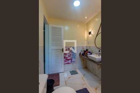 Casa à venda com 280m², 5 quartos e 4 vagas Casa à venda com 280m², 5 quartos e 4 vagasBanheiro da Suíte 3