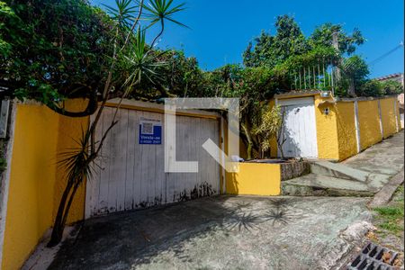 Casa à venda com 280m², 5 quartos e 4 vagas Casa à venda com 280m², 5 quartos e 4 vagasPlaquinha