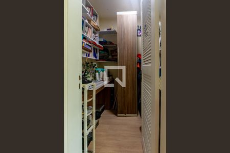 Casa à venda com 280m², 5 quartos e 4 vagas Casa à venda com 280m², 5 quartos e 4 vagasCloset da suíte 3