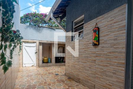 Casa à venda com 280m², 5 quartos e 4 vagas Casa à venda com 280m², 5 quartos e 4 vagasQuintal