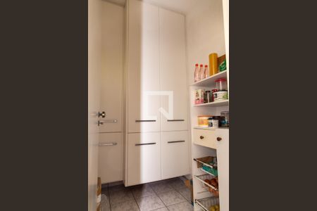 Casa à venda com 300m², 4 quartos e 2 vagasÁrea de Serviço