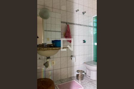 Casa à venda com 300m², 4 quartos e 2 vagasBanheiro da Suíte