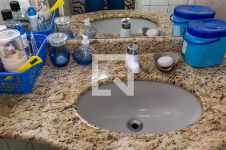 Casa à venda com 300m², 4 quartos e 2 vagasDetalhe banheiro