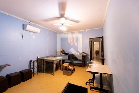 Casa à venda com 220m², 3 quartos e 2 vagasQuarto 