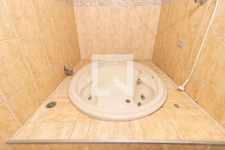 Casa à venda com 220m², 3 quartos e 2 vagasDetalhe Banheiro 1