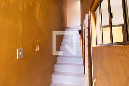 Casa à venda com 220m², 3 quartos e 2 vagasEscada Externa