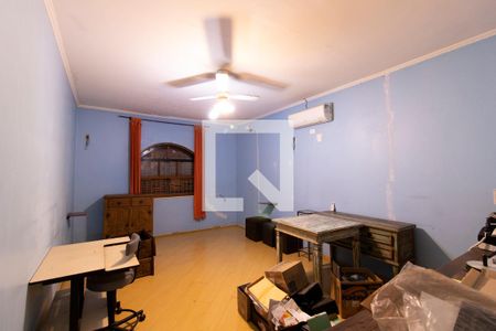 Casa à venda com 220m², 3 quartos e 2 vagasQuarto 