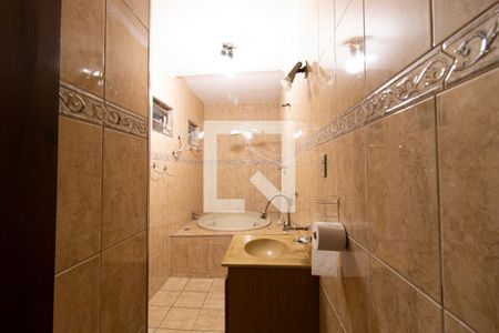 Casa à venda com 220m², 3 quartos e 2 vagasBanheiro 1