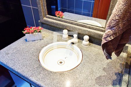 Apartamento à venda com 198m², 4 quartos e 4 vagas Apartamento à venda com 198m², 4 quartos e 4 vagasBanheiro 2