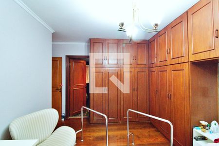 Apartamento à venda com 198m², 4 quartos e 4 vagas Apartamento à venda com 198m², 4 quartos e 4 vagasSuíte