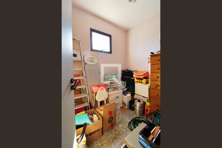 Apartamento à venda com 198m², 4 quartos e 4 vagas Apartamento à venda com 198m², 4 quartos e 4 vagasQuarto de Serviço