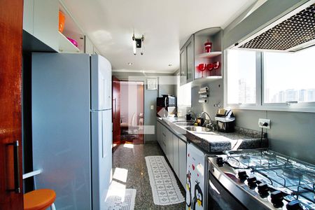 Apartamento à venda com 198m², 4 quartos e 4 vagas Apartamento à venda com 198m², 4 quartos e 4 vagasCozinha