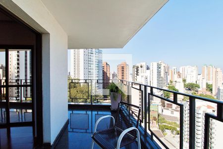 Apartamento à venda com 198m², 4 quartos e 4 vagas Apartamento à venda com 198m², 4 quartos e 4 vagasVaranda da Sala