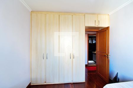 Apartamento à venda com 198m², 4 quartos e 4 vagas Apartamento à venda com 198m², 4 quartos e 4 vagasQuarto 3