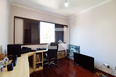 Apartamento à venda com 198m², 4 quartos e 4 vagas Apartamento à venda com 198m², 4 quartos e 4 vagasQuarto 4