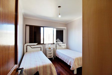 Apartamento à venda com 198m², 4 quartos e 4 vagas Apartamento à venda com 198m², 4 quartos e 4 vagasQuarto 3