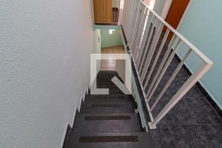 Casa à venda com 100m², 4 quartos e 1 vagaEscada