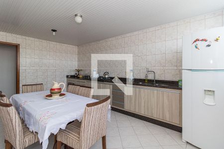 Casa à venda com 300m², 4 quartos e 3 vagasCozinha