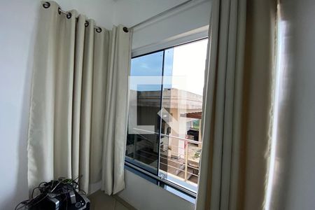 Casa à venda com 208m², 3 quartos e 2 vagasJanela da Sala de Jantar 